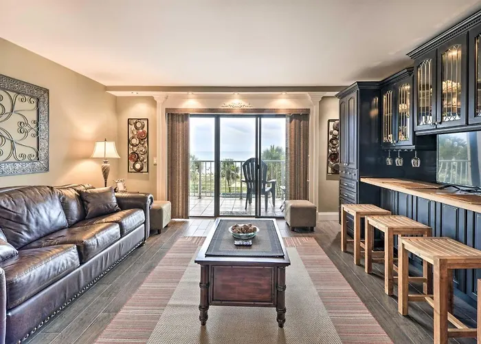 Pcb Condo With 2 Outdoor Pools And Beach Access!